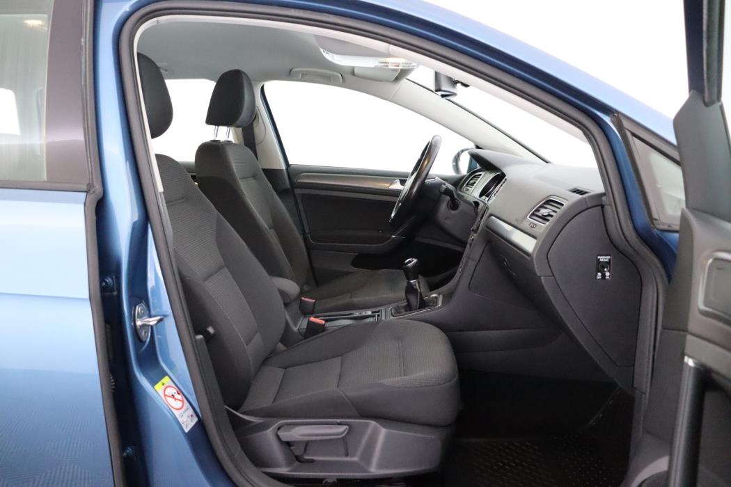 VOLKSWAGEN Golf 2014