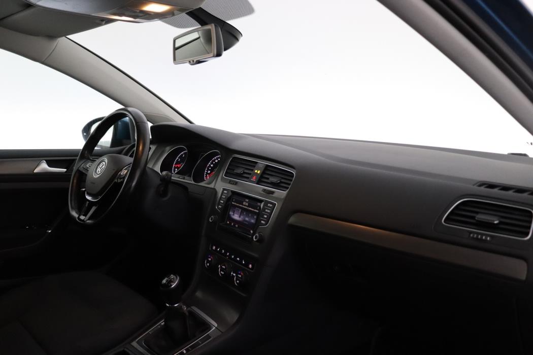 VOLKSWAGEN Golf 2014