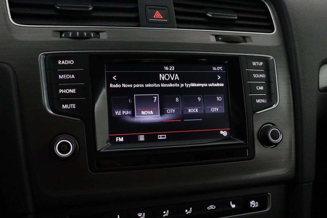 VOLKSWAGEN Golf 2014