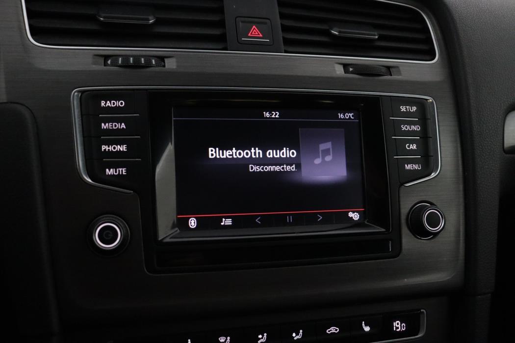VOLKSWAGEN Golf 2014