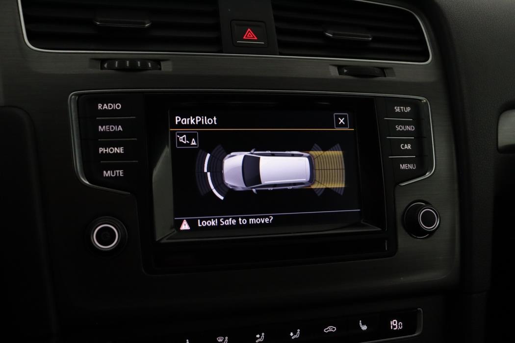 VOLKSWAGEN Golf 2014