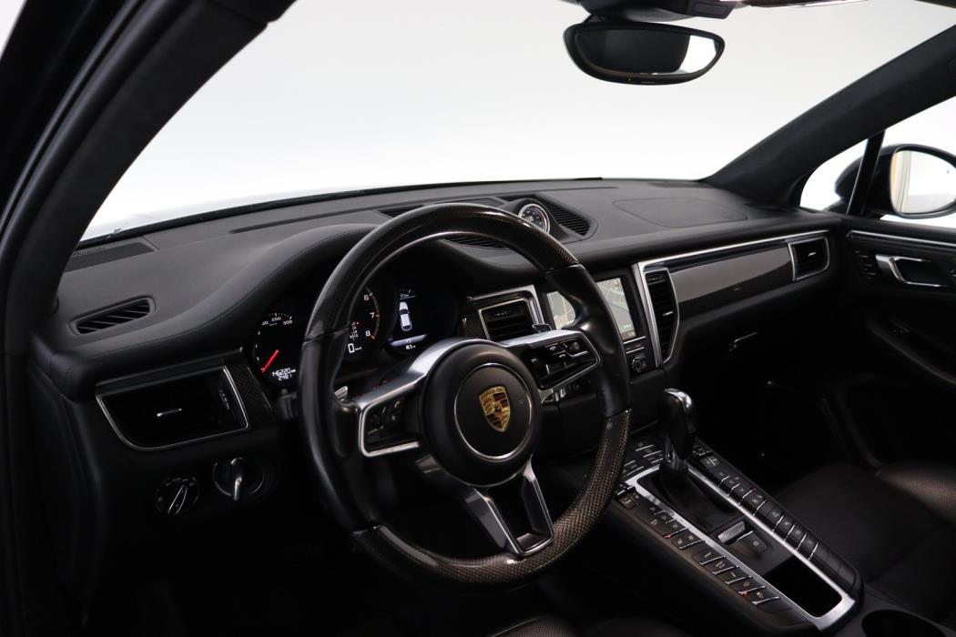 PORSCHE Macan 2016