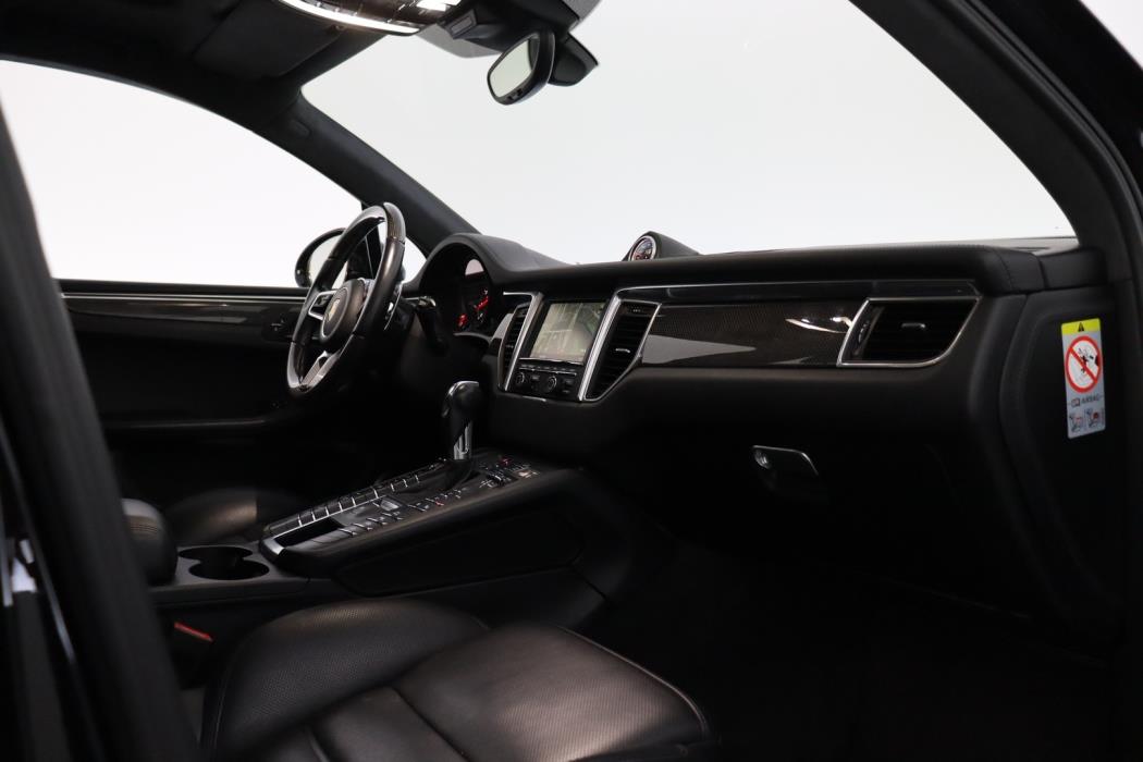 PORSCHE Macan 2016