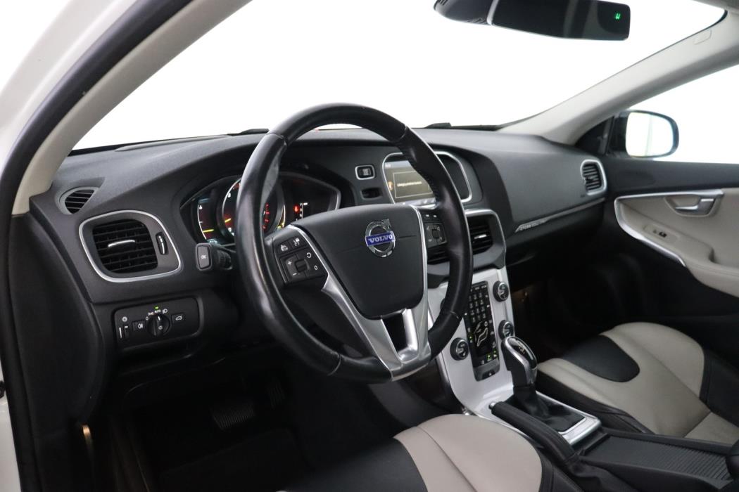 VOLVO V40 Cross Country 2014