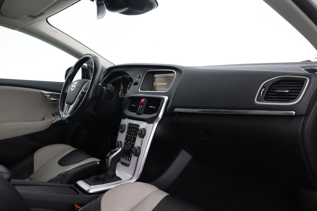 VOLVO V40 Cross Country 2014