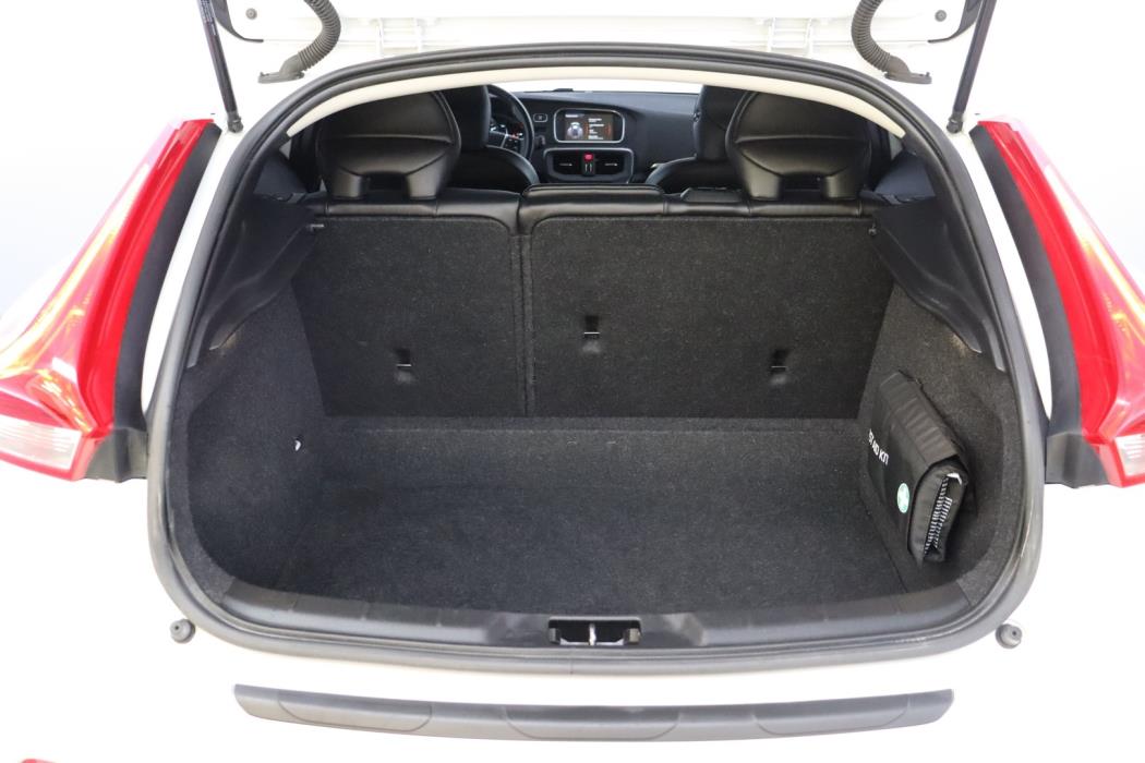 VOLVO V40 Cross Country 2014