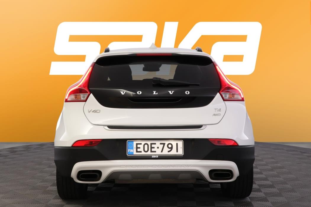 VOLVO V40 Cross Country 2014