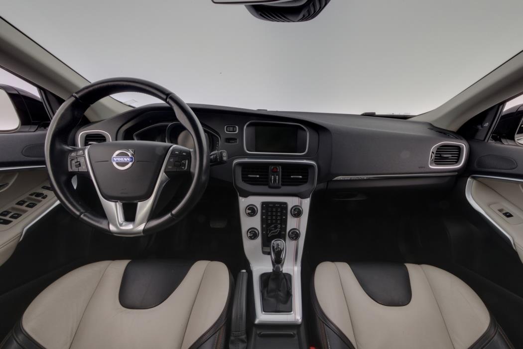 VOLVO V40 Cross Country 2014