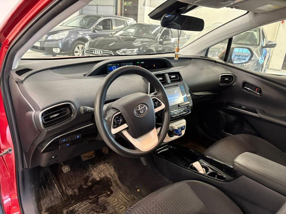 TOYOTA Prius 2018