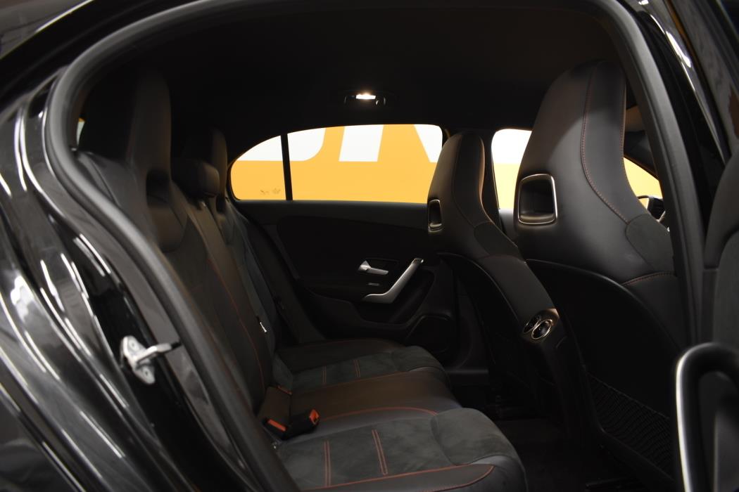 MERCEDES-BENZ A 2020