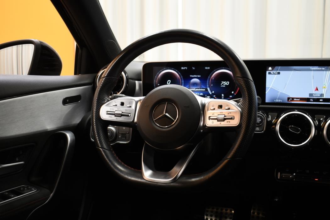 MERCEDES-BENZ A 2020