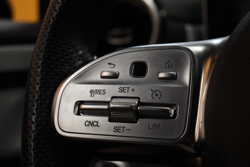 MERCEDES-BENZ A 2020