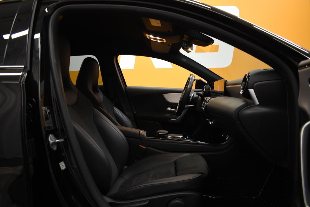 MERCEDES-BENZ A 2020