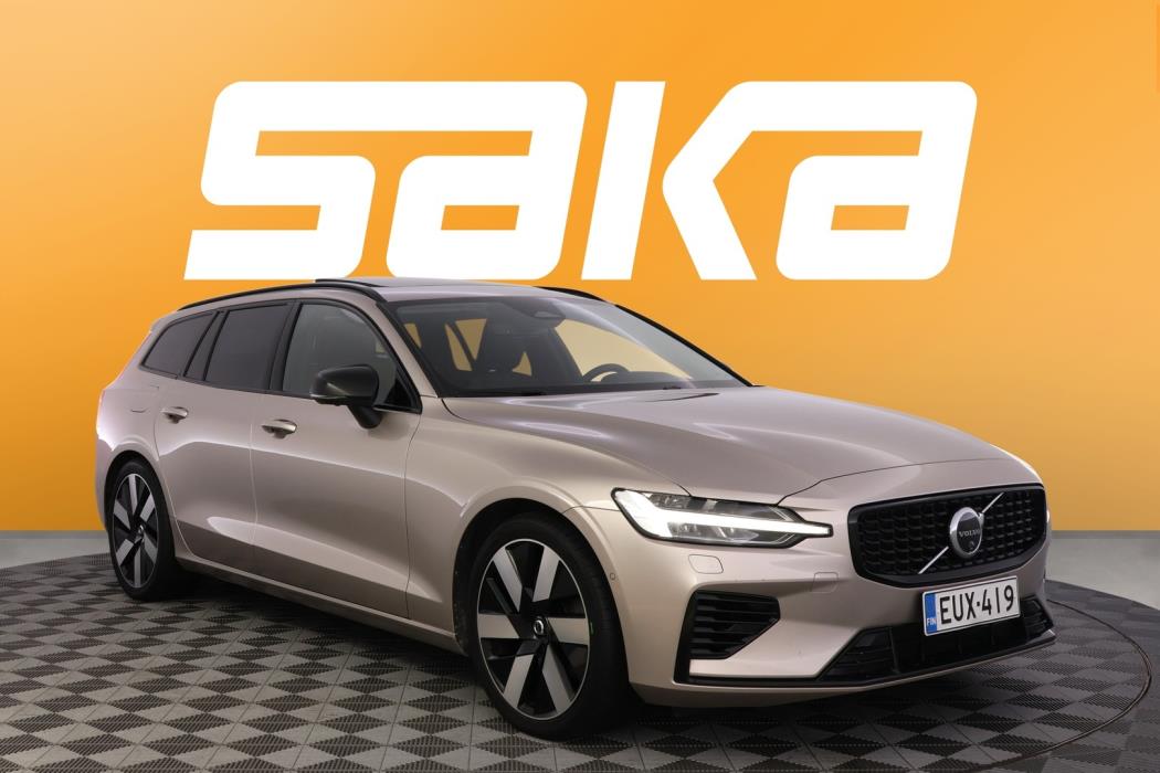 VOLVO V60 2024