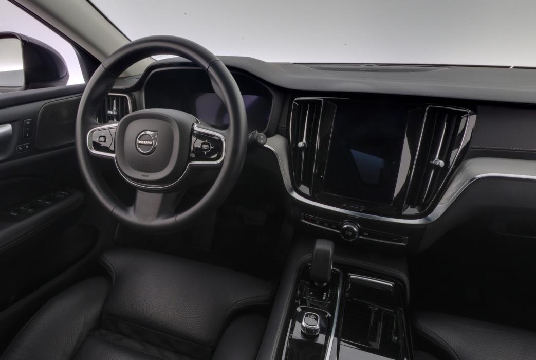 VOLVO V60 2024