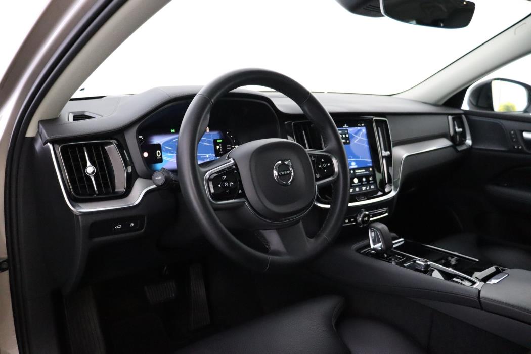 VOLVO V60 2024