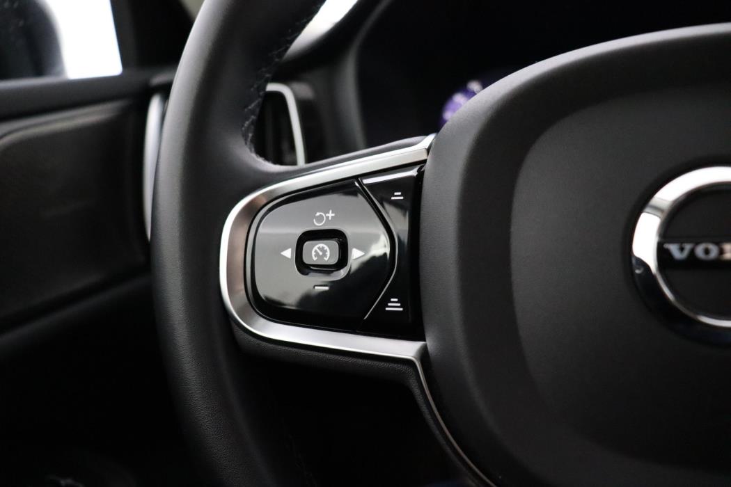 VOLVO V60 2024
