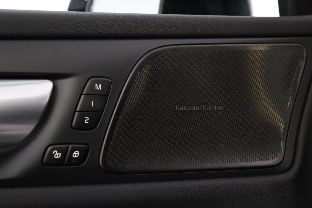 VOLVO V60 2024