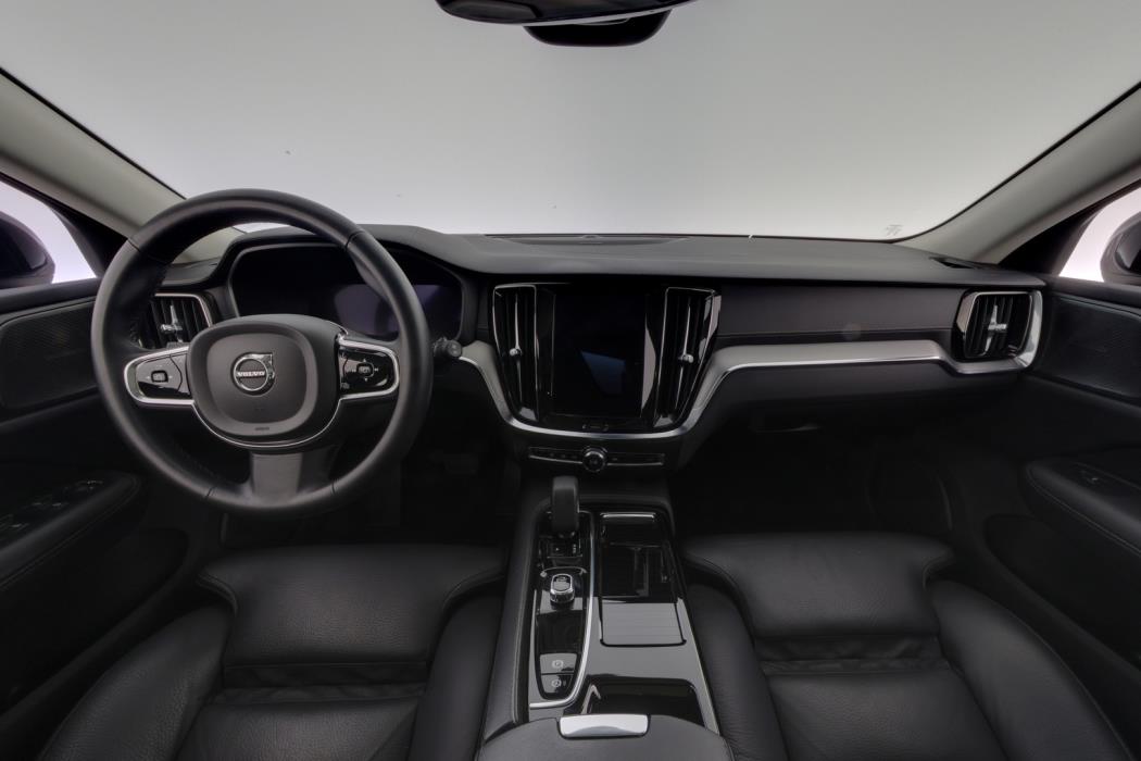 VOLVO V60 2024