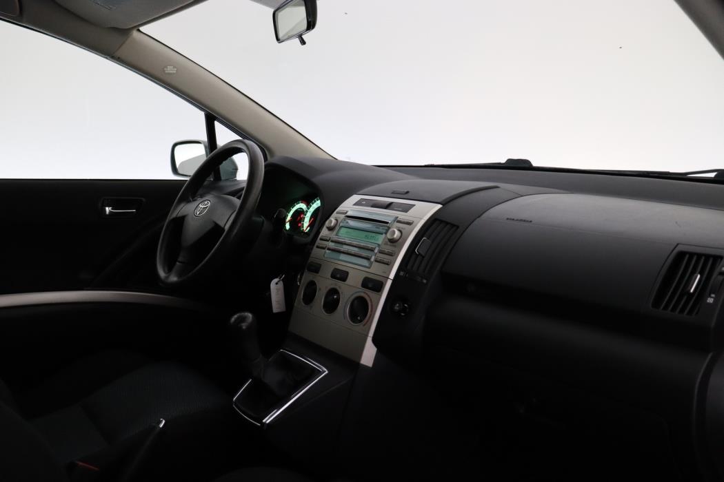 TOYOTA Corolla Verso 2009