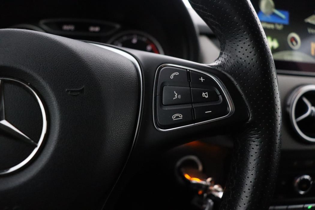 MERCEDES-BENZ B 2016