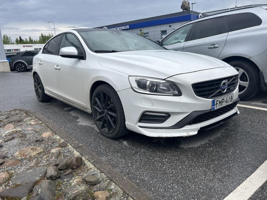 VOLVO S60 2015