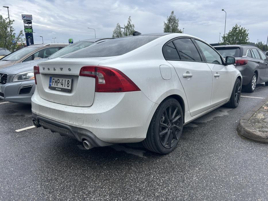 VOLVO S60 2015