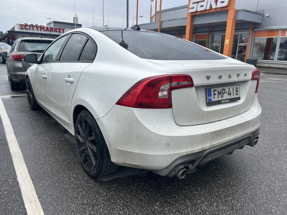 VOLVO S60 2015