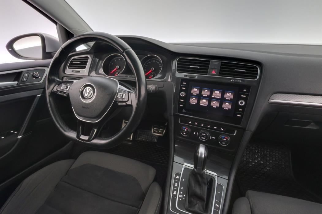 VOLKSWAGEN Golf 2017