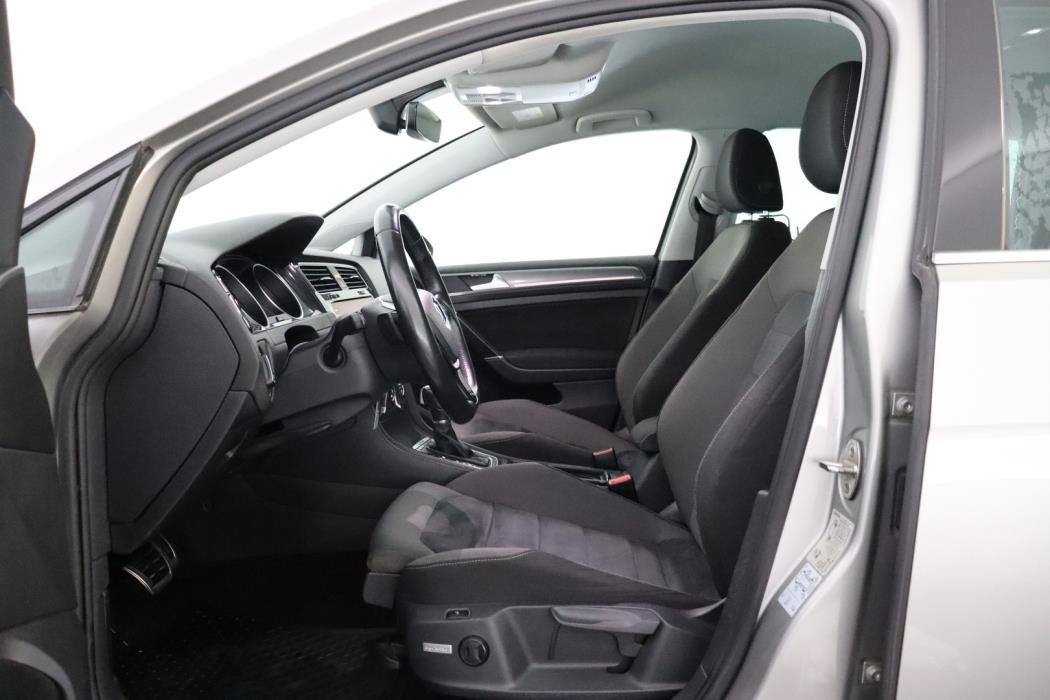 VOLKSWAGEN Golf 2017
