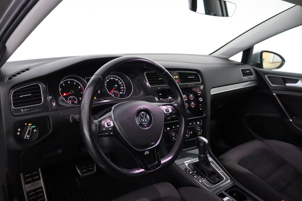 VOLKSWAGEN Golf 2017