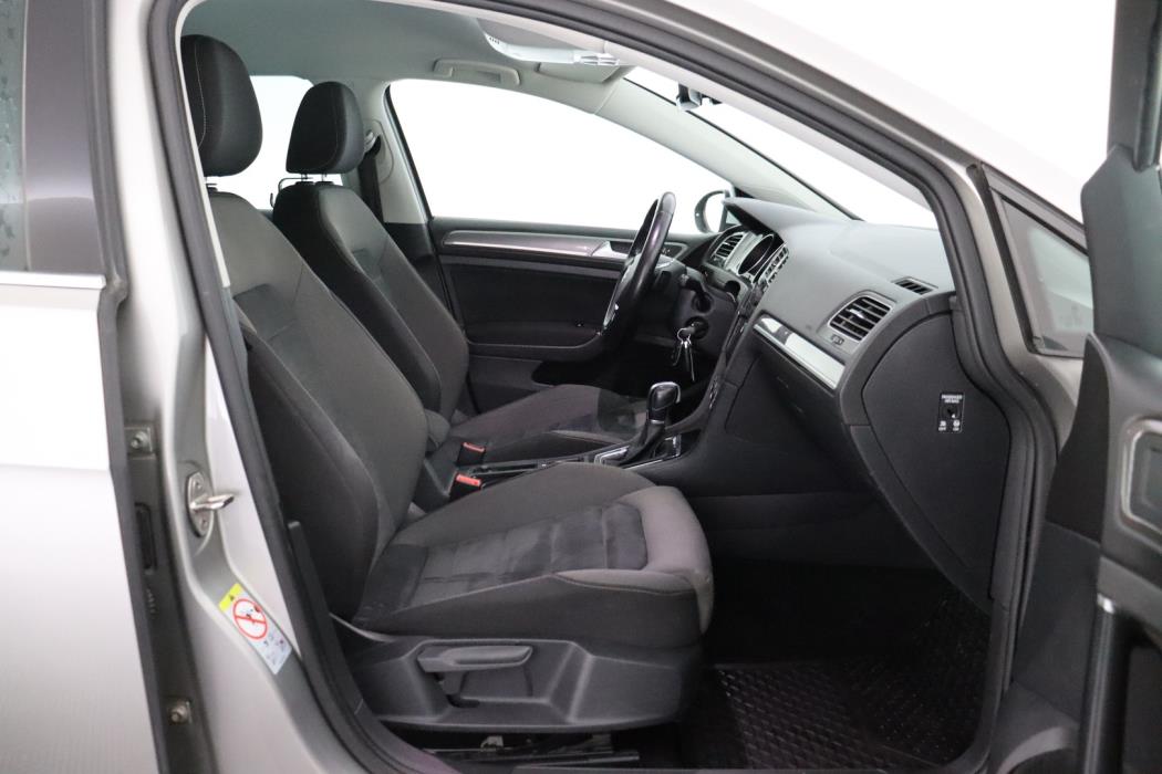 VOLKSWAGEN Golf 2017