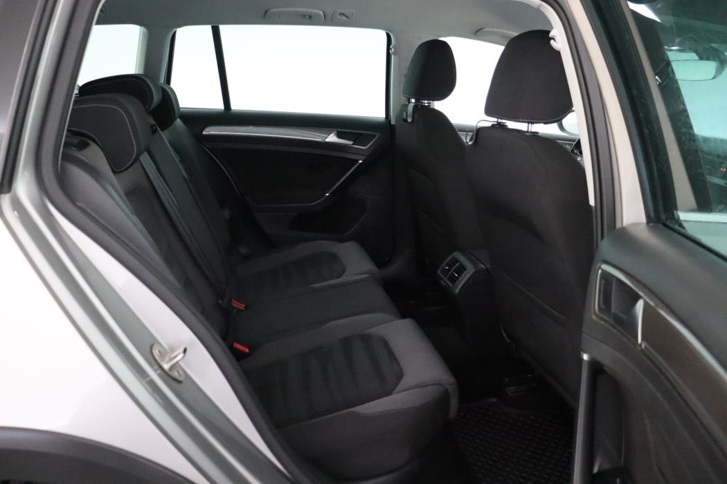 VOLKSWAGEN Golf 2017
