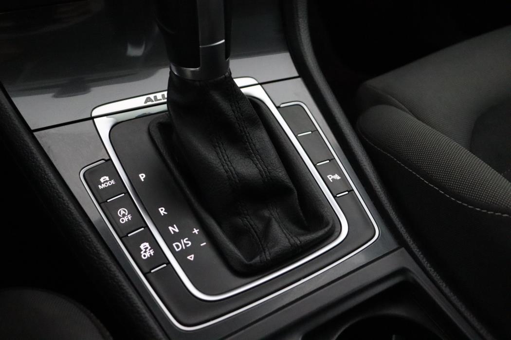 VOLKSWAGEN Golf 2017