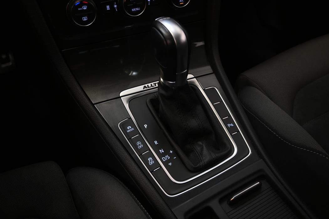VOLKSWAGEN Golf 2017