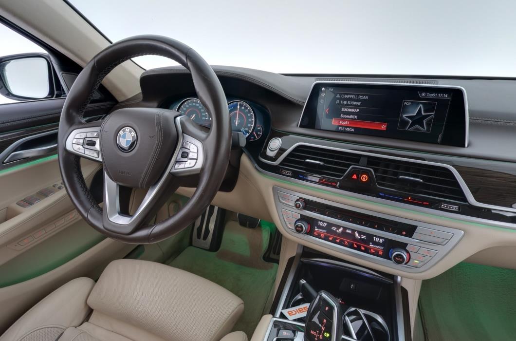 BMW 740 2019