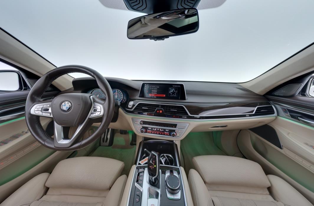 BMW 740 2019