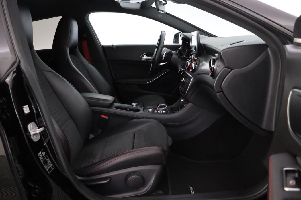 MERCEDES-BENZ CLA 45 AMG 2016