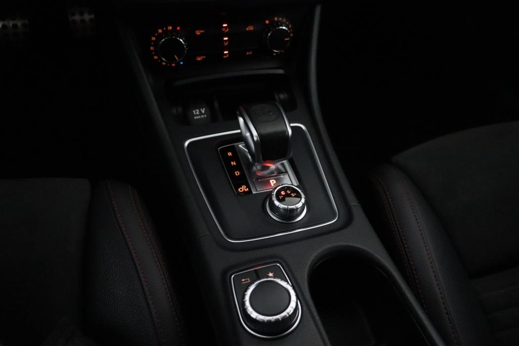 MERCEDES-BENZ CLA 45 AMG 2016