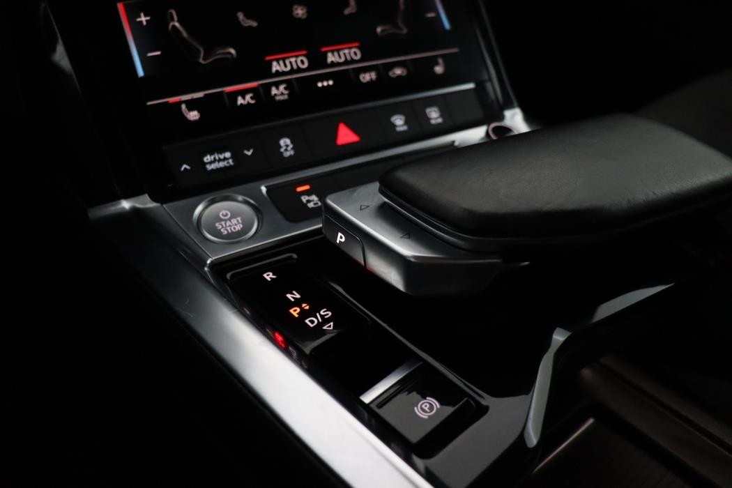 AUDI e-tron 2020