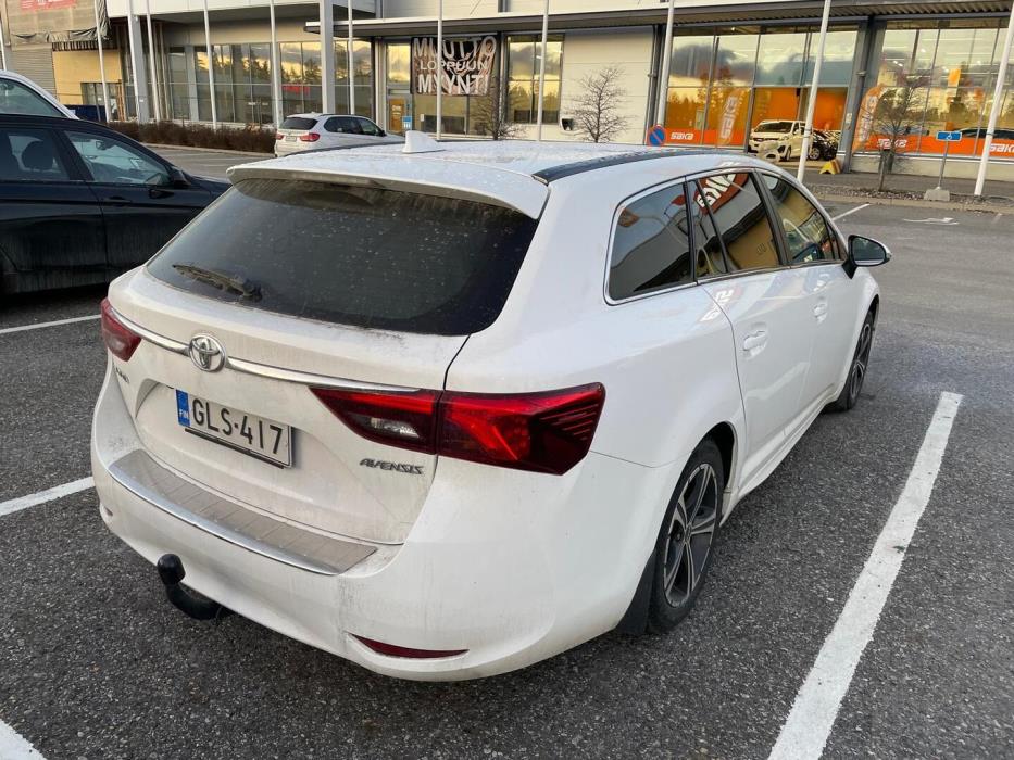 TOYOTA Avensis 2016