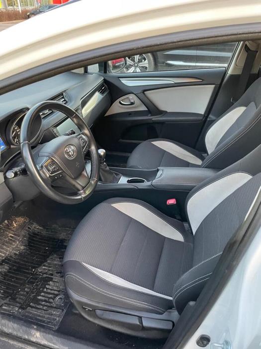 TOYOTA Avensis 2016