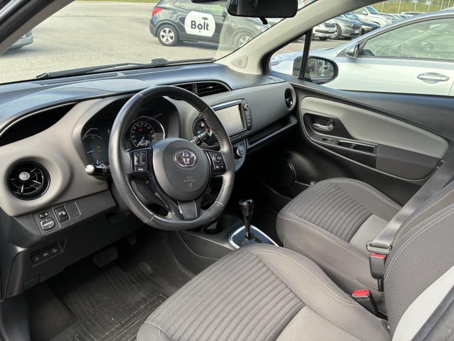 TOYOTA Yaris 2019