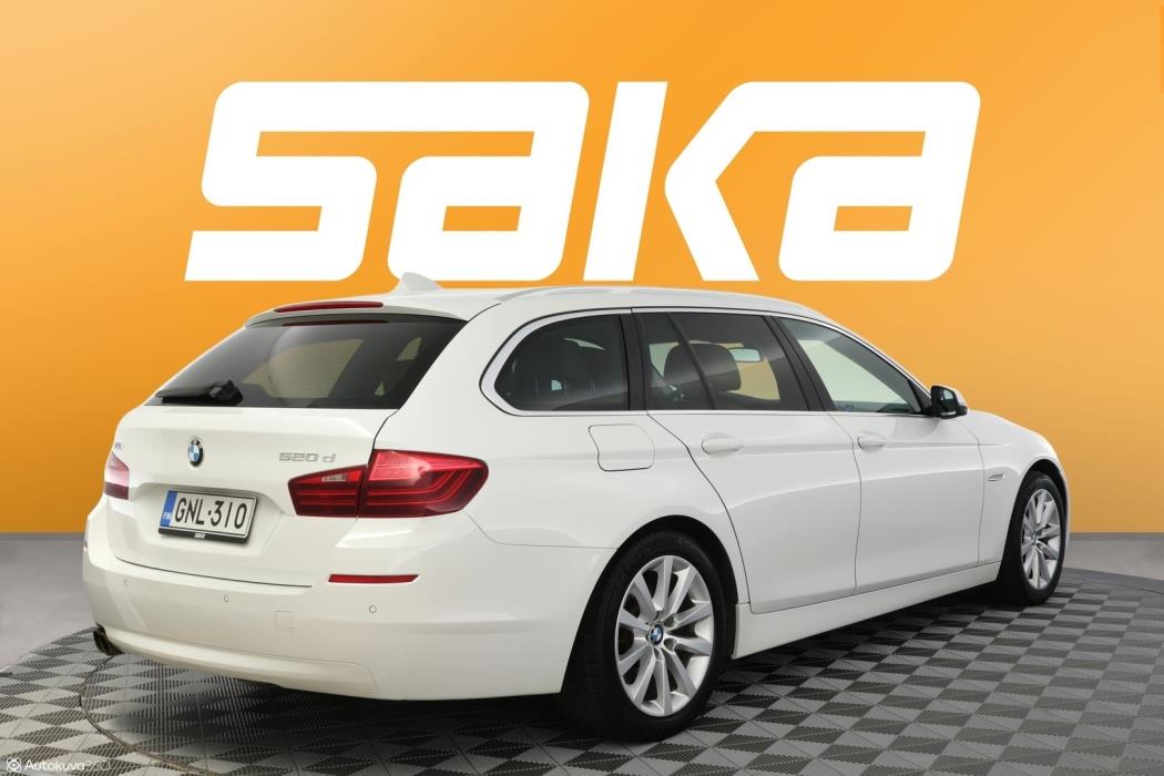 BMW 520 2015