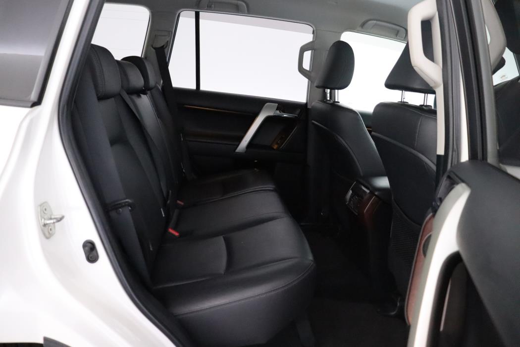 TOYOTA Land Cruiser 2016