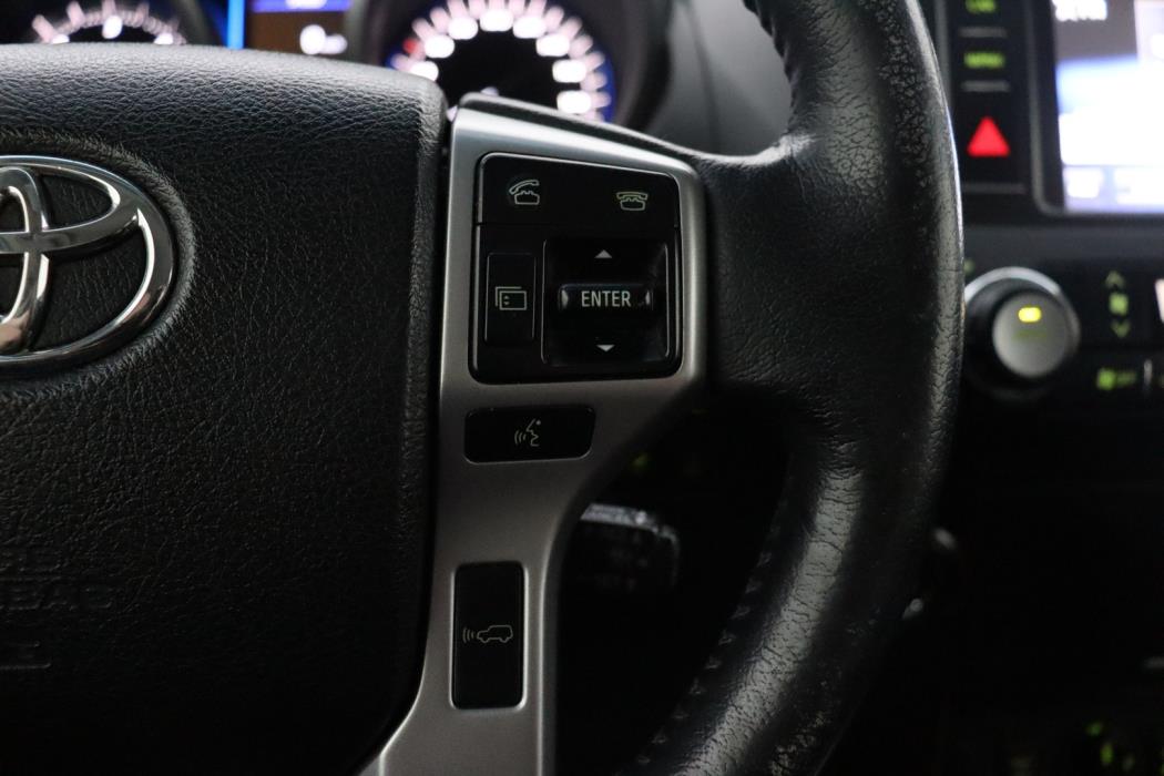 TOYOTA Land Cruiser 2016