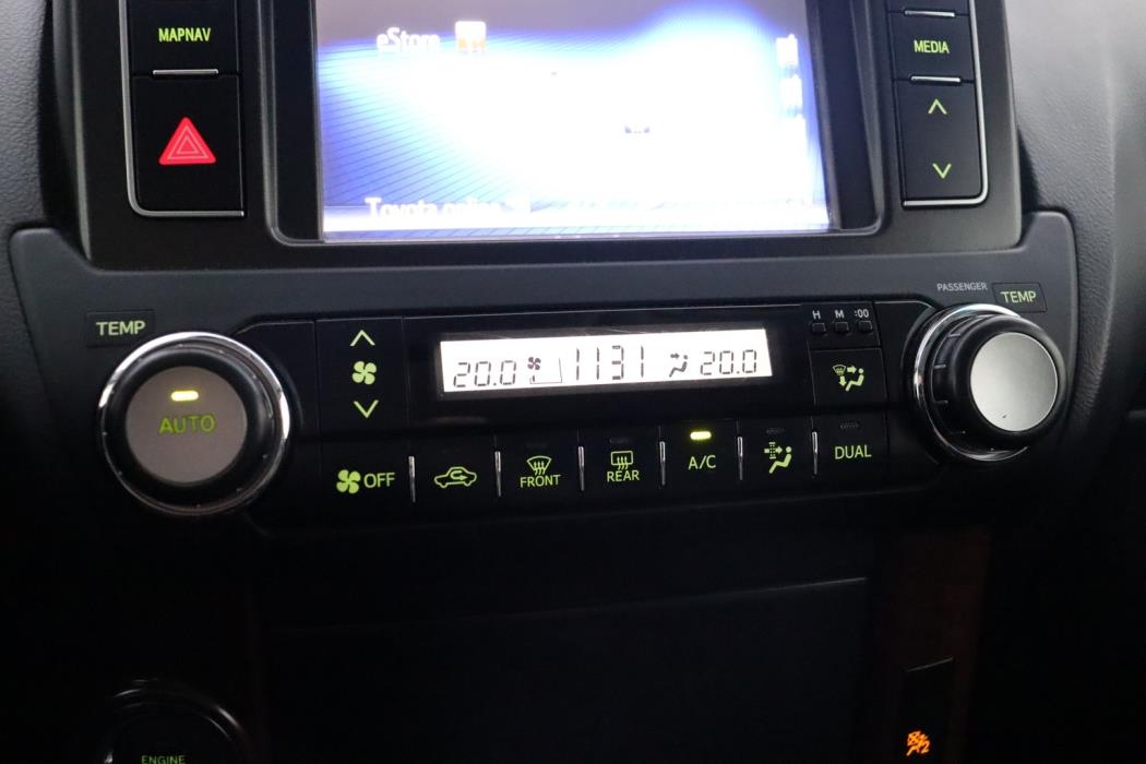TOYOTA Land Cruiser 2016