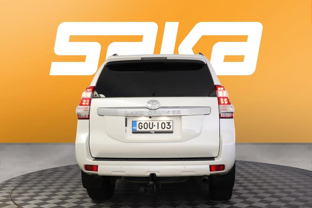 TOYOTA Land Cruiser 2016