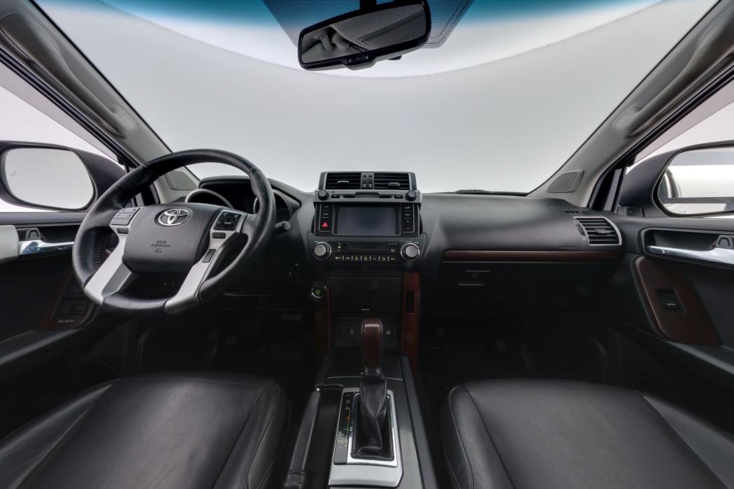 TOYOTA Land Cruiser 2016