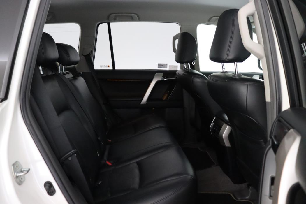 TOYOTA Land Cruiser 2013